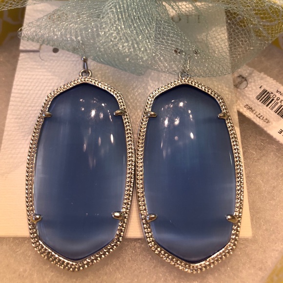 NWT Rare & Retired Kendra Scott Danielle Earrings Periwinkle Cats Eye & Silver! - Picture 8 of 10